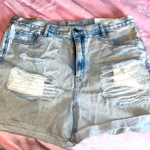 AMERICAN EAGLE MOM SHORT SIZE 16